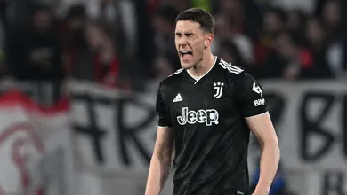 Vlahovic marca ap&oacute;s um m&ecirc;s em branco, e Juventus vence o Freiburg novamente para avan&ccedil;ar
