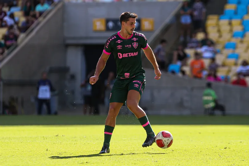 Gabriel Pires &eacute; aposta de Fernando Diniz para a zaga, mas tem apenas tr&ecirc;s jogos pelo Fluminense em 2024 - Foto: MARCELO GON&Ccedil;ALVES / FLUMINENSE FC