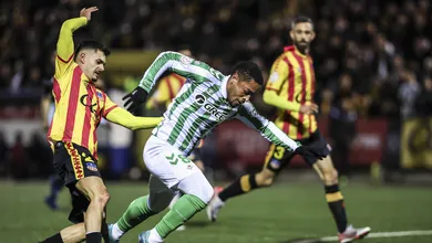 Salvo por ex-Barcelona, Vitor Roque derrapa no B&eacute;tis at&eacute; contra time semi-profissional