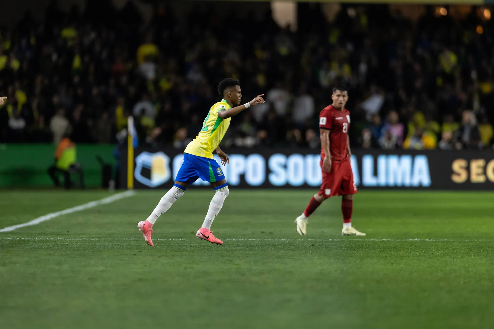Estev&atilde;o em campo pela Sele&ccedil;&atilde;o Brasileira. Foto: Imago