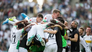 Um gol dos mais chorados de Thuram deu a virada dram&aacute;tica ao Monchengladbach no fim