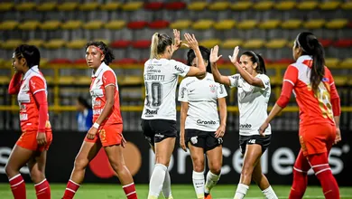 Libertadores Feminina: Corinthians atropela Always Ready e vai &agrave;s quartas de final