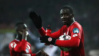 Mainz goleou o Freiburg por 5 a 0, com cinco chutes a gol e 29% de posse de bola