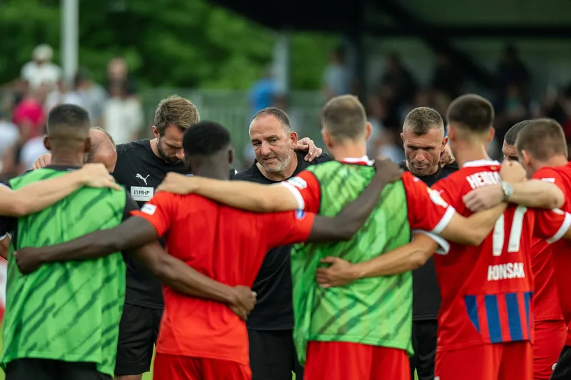 Uni&atilde;o, e comprometimento do trabalho s&atilde;o as marcas do sucesso do Heidenheim, estreante na Conference League