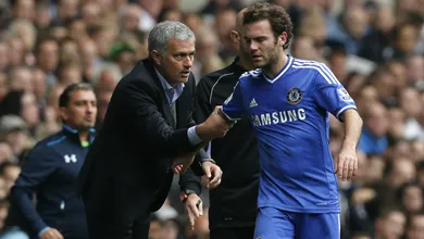 Vendas de Mata e David Luiz contribuem para lucro recorde do Chelsea
