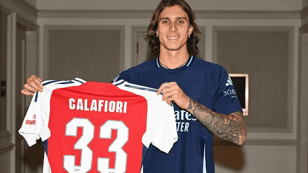 Calafiori talvez nem jogue de zagueiro no Arsenal e isso &eacute; uma boa not&iacute;cia