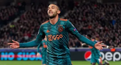 Ziyech teve uma atua&ccedil;&atilde;o de gala contra o Lille e deixou o Ajax a um ponto da classifica&ccedil;&atilde;o