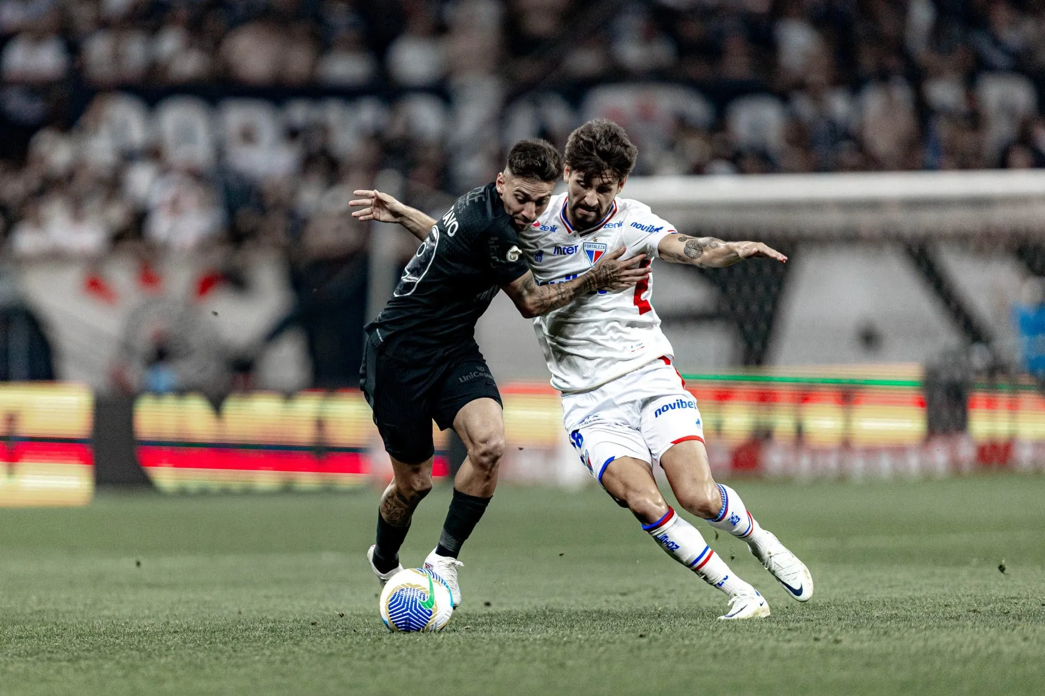 Jo&atilde;o Ricardo tem noite de her&oacute;i em Itaquera, e Corinthians fica no empate com o Fortaleza