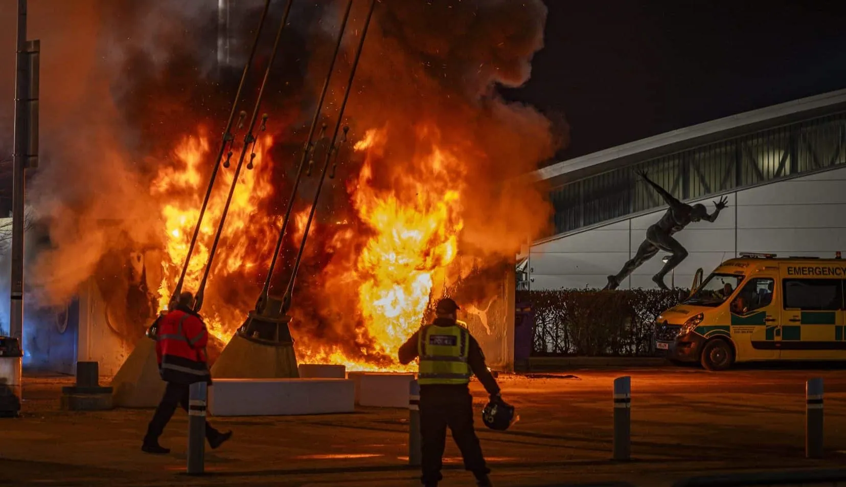 Inc&ecirc;ndio em est&aacute;dio do Manchester City impede apresenta&ccedil;&atilde;o de Vitor Reis