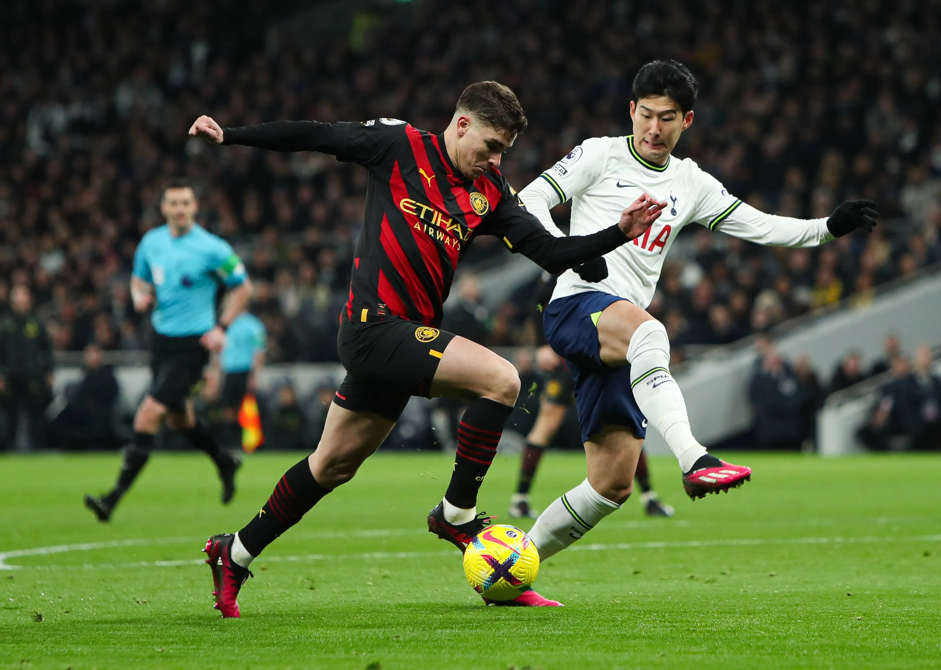 &lsquo;Angeball&rsquo; do Tottenham ser&aacute; posto &agrave; prova diante de um embalado Manchester City na Premier League