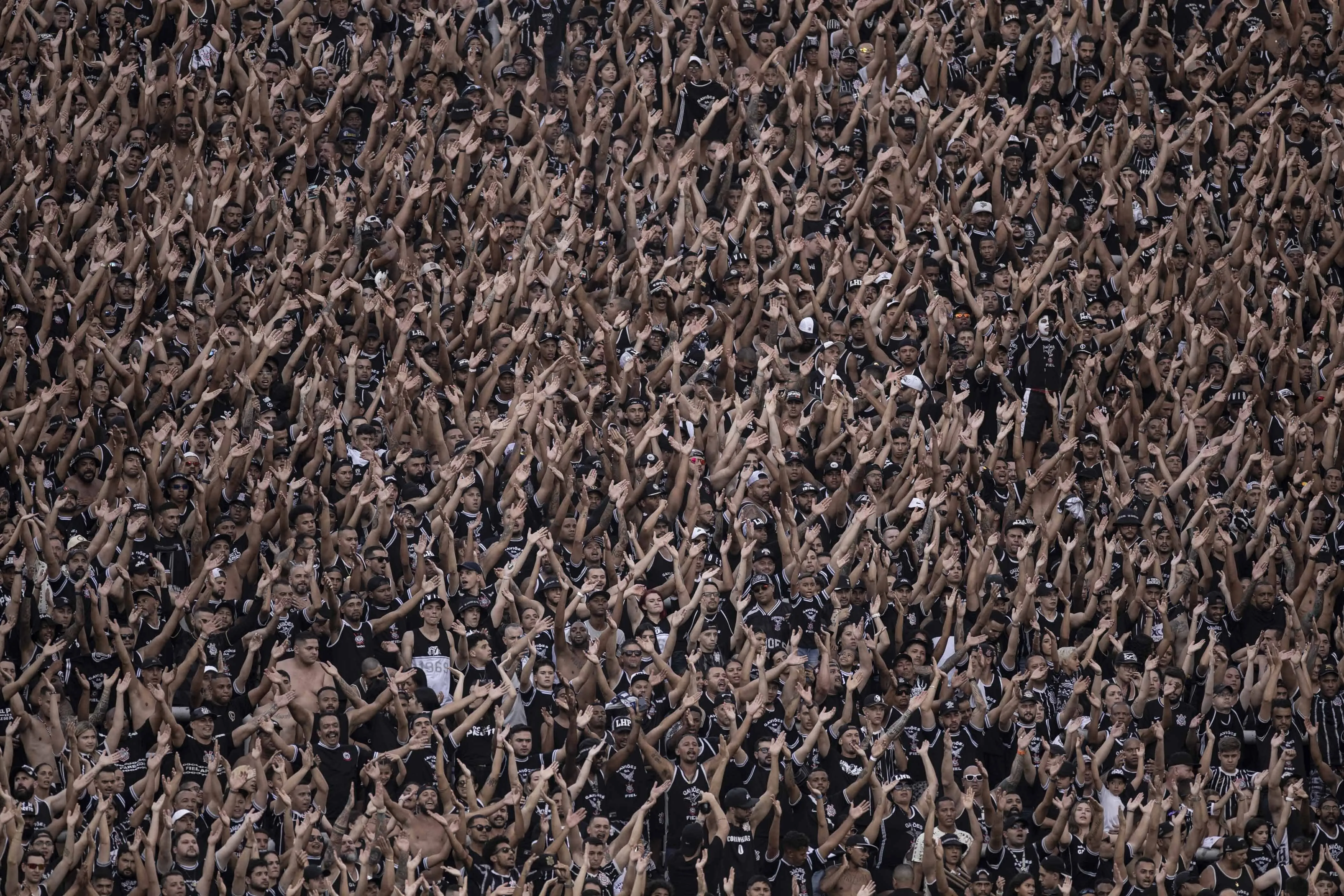 Corinthians d&aacute; a not&iacute;cia que a Fiel estava esperando sobre o Paulist&atilde;o