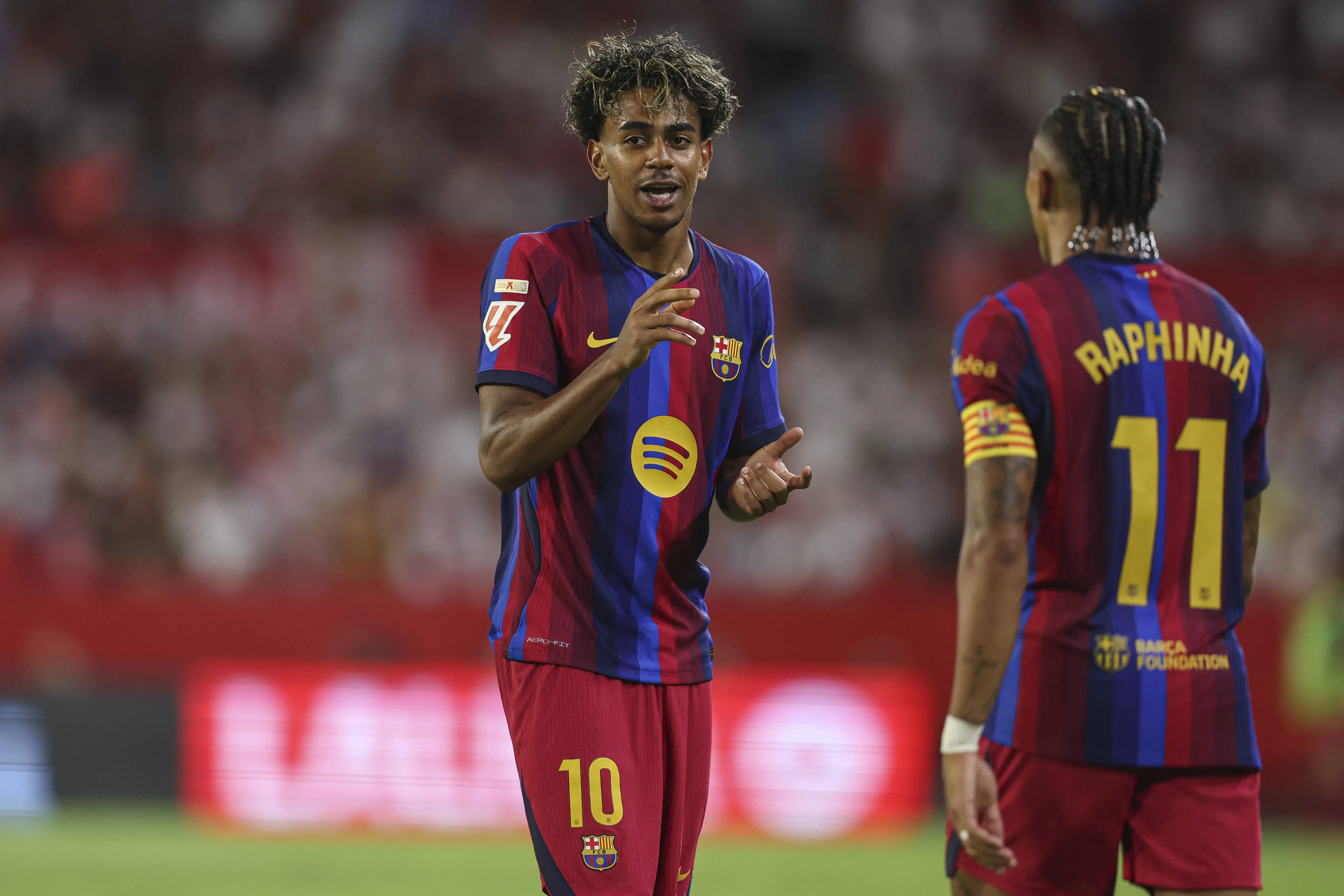 Lamine Yamal e Raphinha em jogo do Barcelona