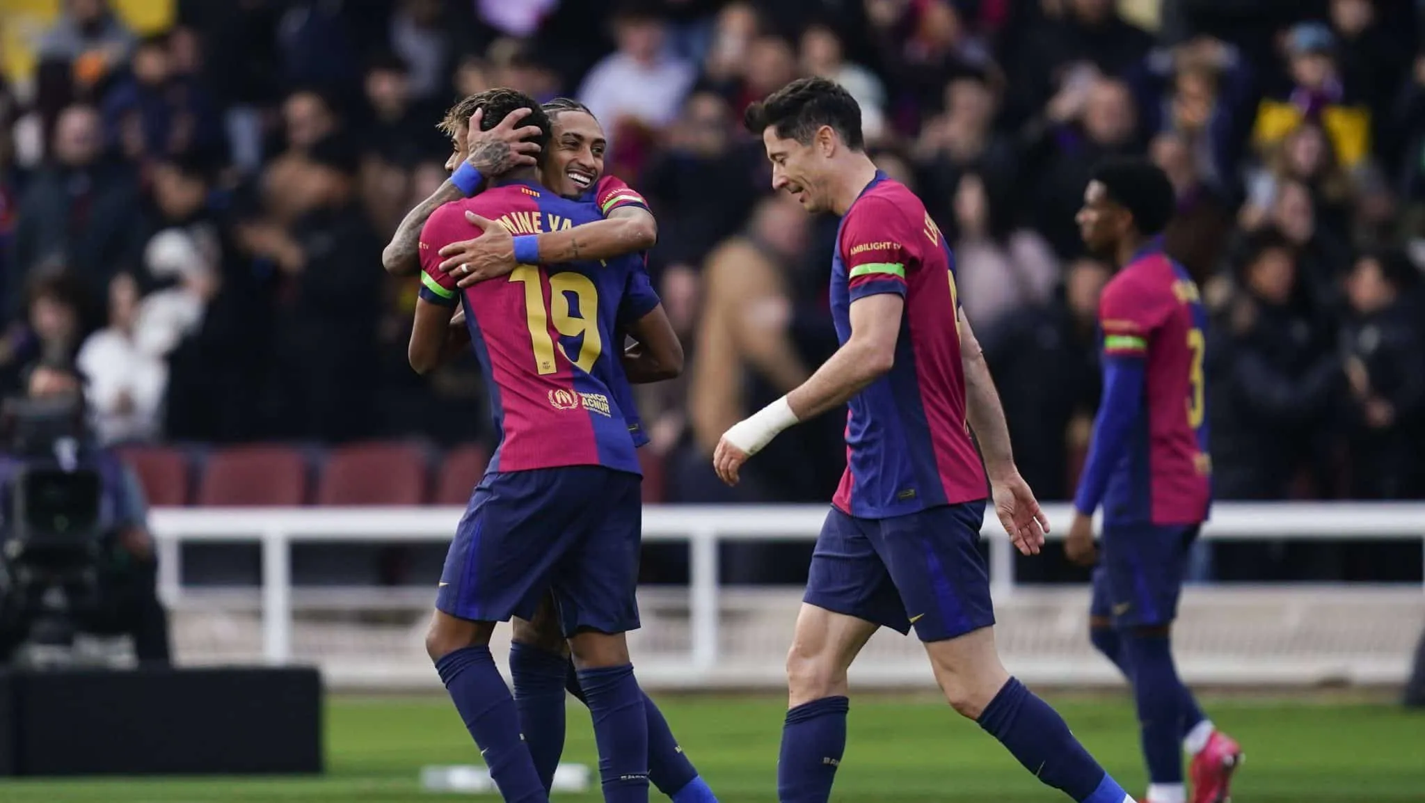 Em &lsquo;dia de Messi&rsquo; de Lamine Yamal, Raphinha se irrita e Lewandowski d&aacute; vit&oacute;ria ao Barcelona