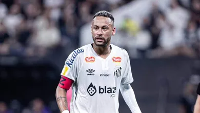 Neymar segue Filipe Lu&iacute;s e critica bola usada em estaduais: &lsquo;Tem que melhorar&rsquo;