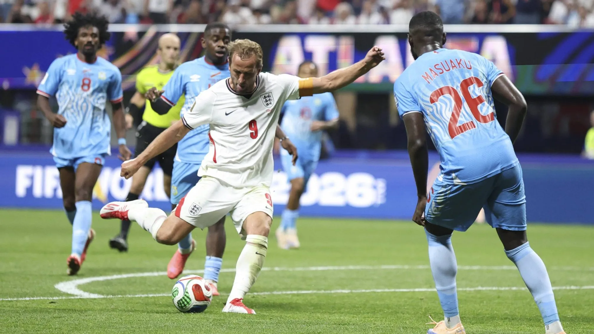 Harry Kane salva Ingaterra contra a RD Congo (Foto: IMAGO / Xinhua / Zhang Chen)