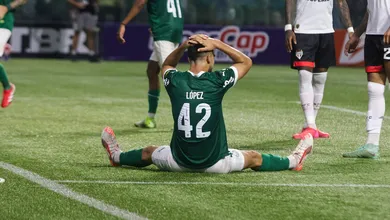 At&eacute; daria para culpar Flaco, mas falta mais a um Palmeiras que tem Rocha como destaque