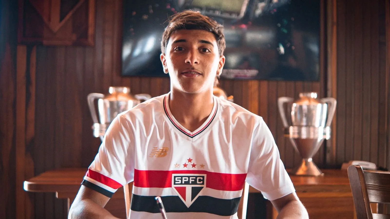 S&atilde;o Paulo supera Flamengo para contratar promessa que usou IA na forma&ccedil;&atilde;o