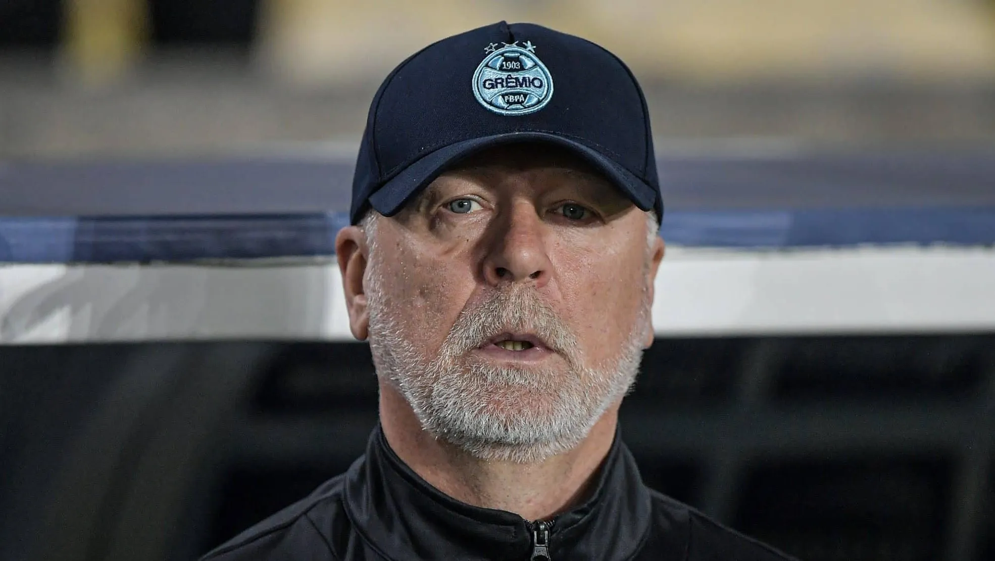 Gr&ecirc;mio faz o imposs&iacute;vel contra Sport e Mano Menezes atinge fundo do po&ccedil;o