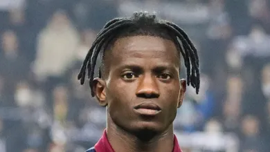 Romenos suspeitam que ex-Barcelona mandou g&ecirc;meo para jogar no seu lugar