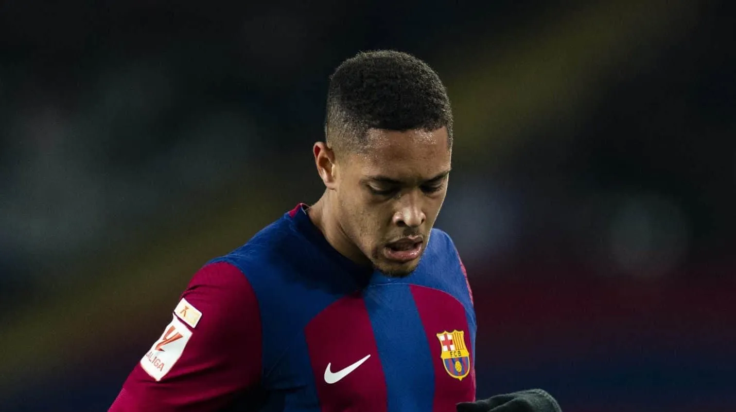 Finan&ccedil;as falam mais alto e Barcelona decide plano para Vitor Roque