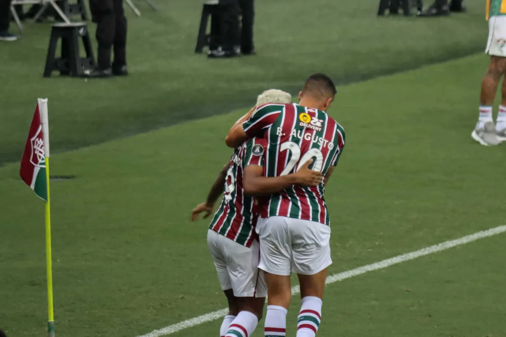 Renato Augusto se aproximou de John Kennedy para ajudar jovem no Fluminense - Foto: Marina Garcia/FFC