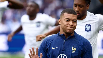N&atilde;o, obrigado: Al Hilal envia delega&ccedil;&atilde;o para Paris, mas Mbapp&eacute; recusa conversa