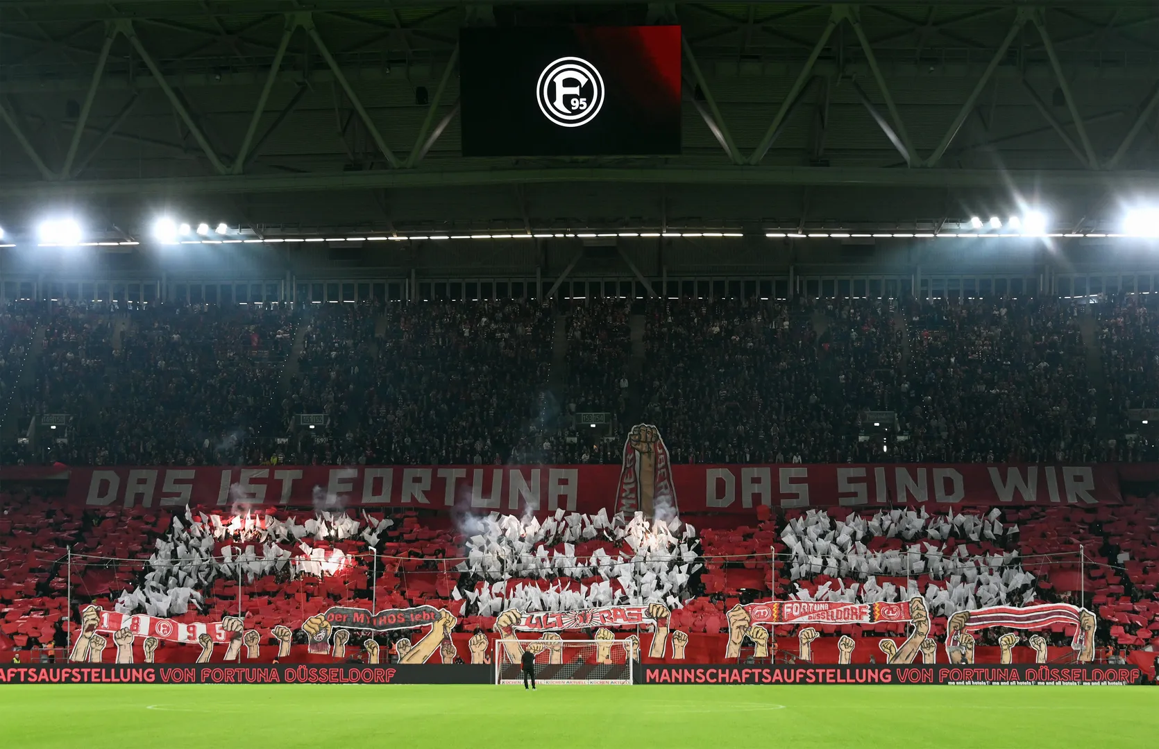 Foto: (Imago) - Torcida do Fortuna D&uuml;sseldorf