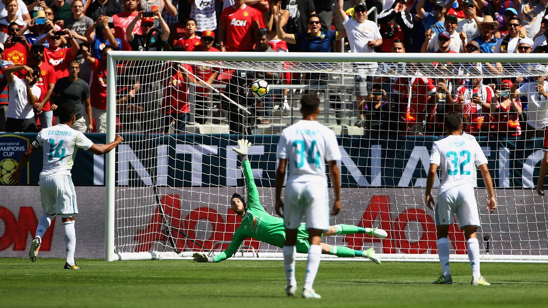 Lindelof n&atilde;o fez um p&ecirc;nalti, cometeu um atropelamento no duelo com o Real Madrid
