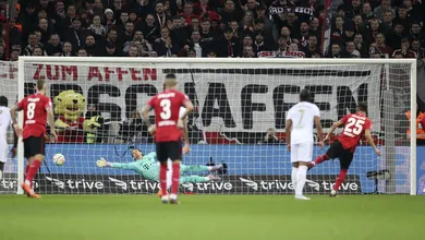 Fogo no parquinho: Leverkusen vence o Bayern de virada e Dortmund &eacute; o novo l&iacute;der da Bundesliga