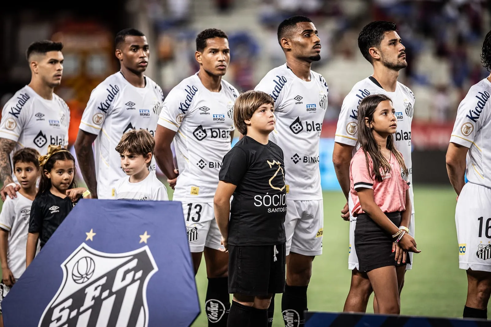 Santos ter&aacute; que repetir feitos de S&atilde;o Paulo e Coritiba para evitar rebaixamento