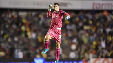 &Iacute;dolo absoluto no Quer&eacute;taro, Tiago Volpi se indica pronto para assumir o fardo de expectativas no S&atilde;o Paulo