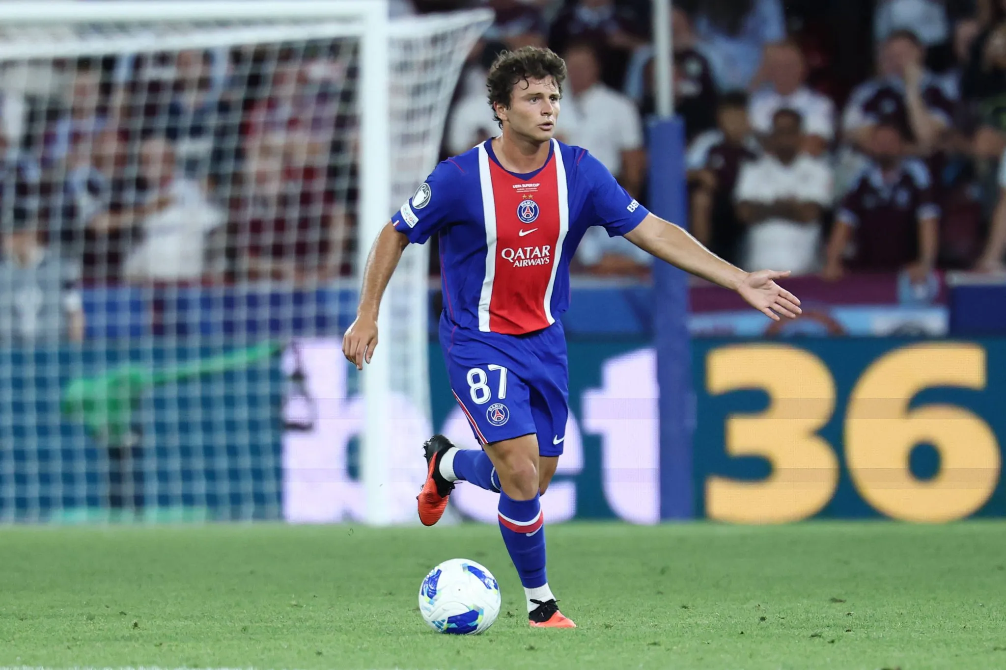 Jo&atilde;o Neves em atua&ccedil;&atilde;o pelo PSG (Foto: IMAGO / Insidefoto)