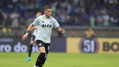 Gr&ecirc;mio fecha bom neg&oacute;cio com clube da Premier League, mas venda pode ser ruim para promessa