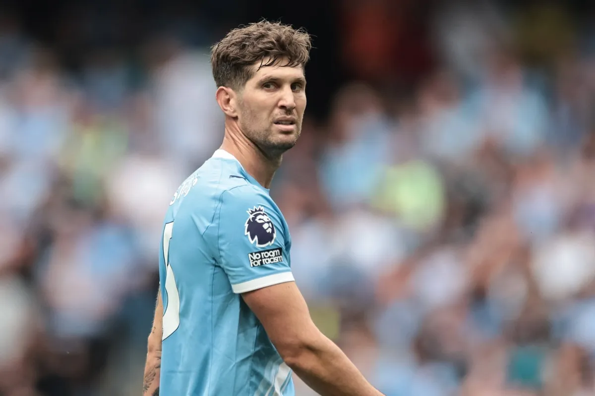 &lsquo;Pensei em me aposentar&rsquo;: Stones reflete sobre temporada dif&iacute;cil no Manchester City