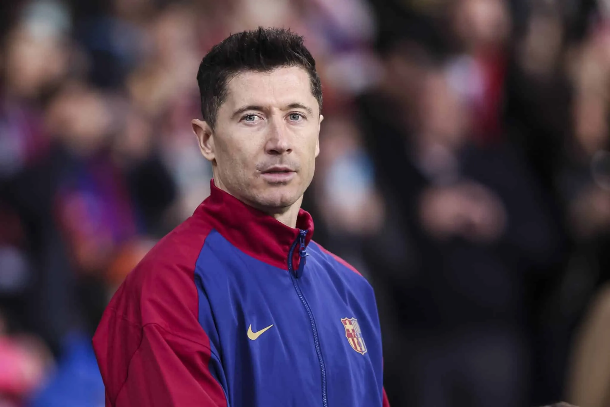 Barcelona lan&ccedil;a carta na manga por substituto de Lewandowski com mais gols que polon&ecirc;s
