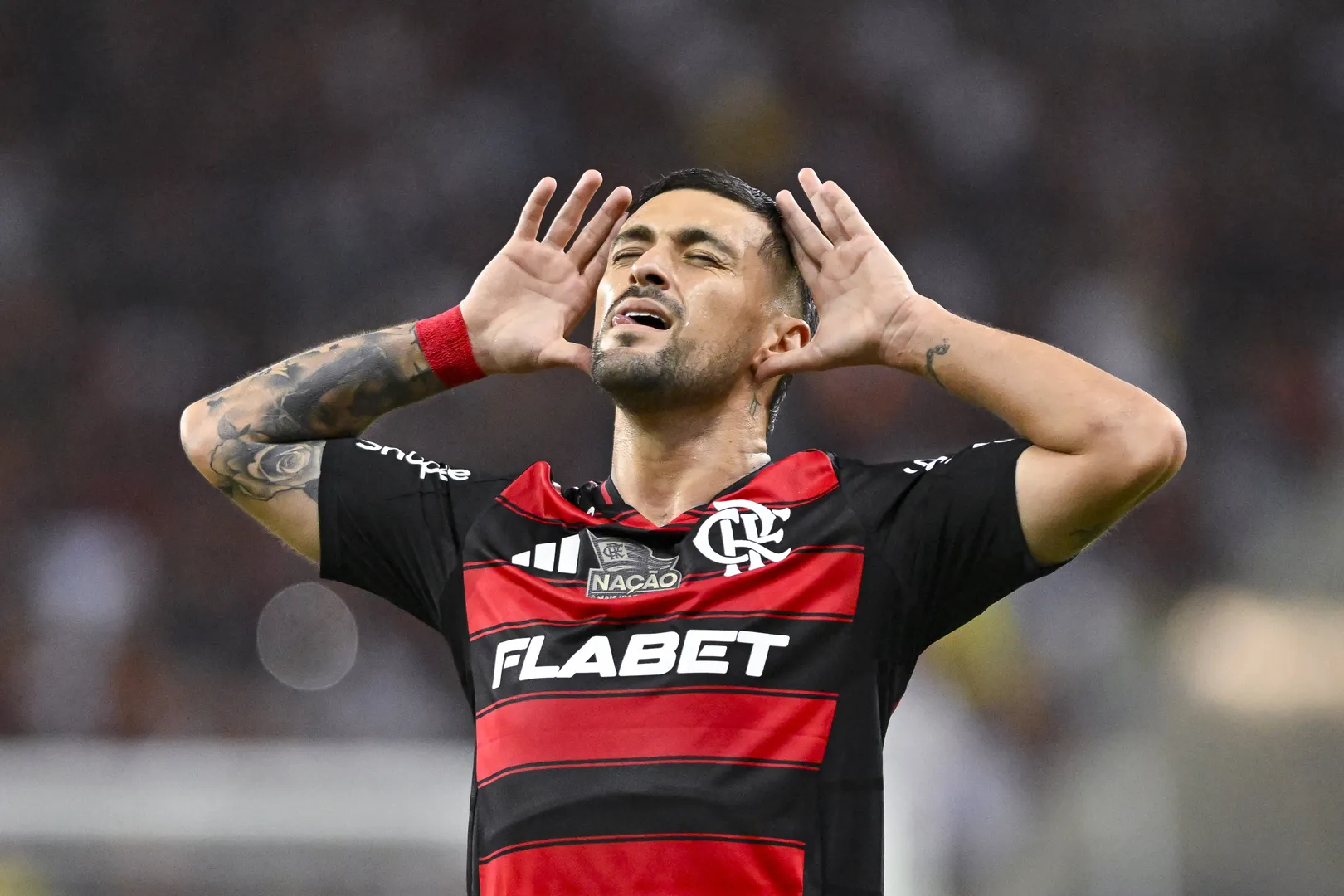 No Brasil desde 2015, Arrascaeta &eacute; um dos principais jogadores do Flamengo