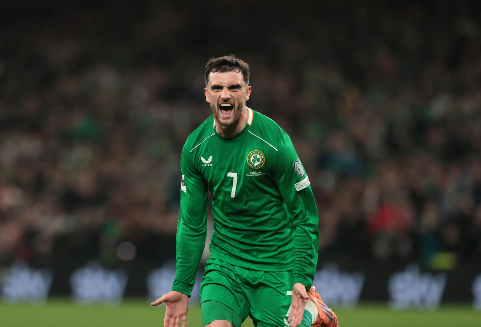 Parrott comemora gol da sele&ccedil;&atilde;o da Irlanda