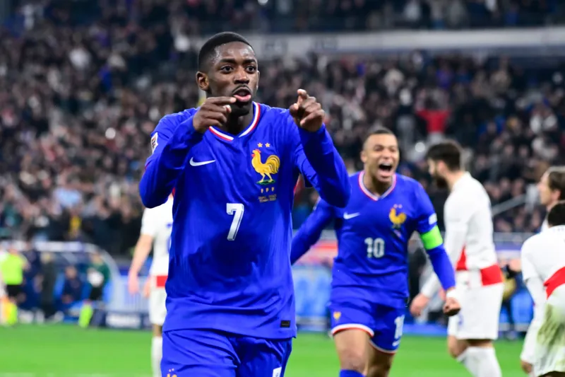 Demb&eacute;l&eacute; celebra gol pela sele&ccedil;&atilde;o francesa contra a Cro&aacute;cia