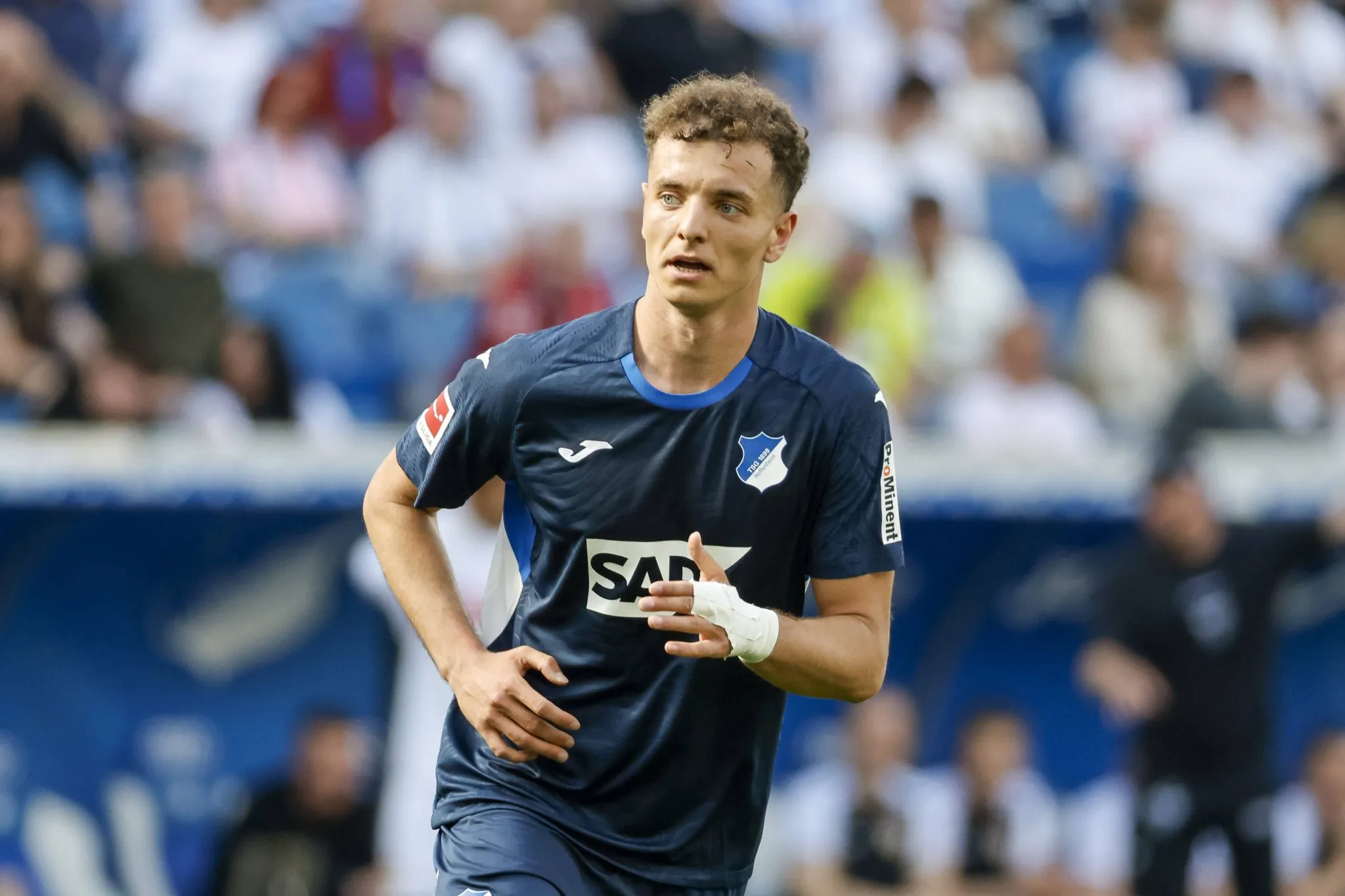 Asllani em jogo do Hoffenheim