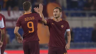 [V&iacute;deo] &Eacute; para se aplaudir de p&eacute; a assist&ecirc;ncia genial de Totti nesta quarta