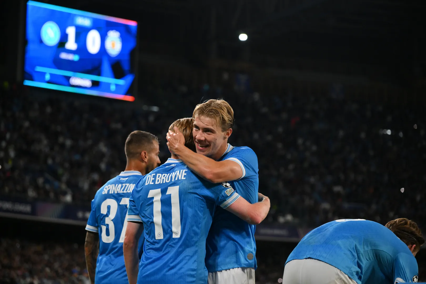 Hojlund vibra com De Bruyne