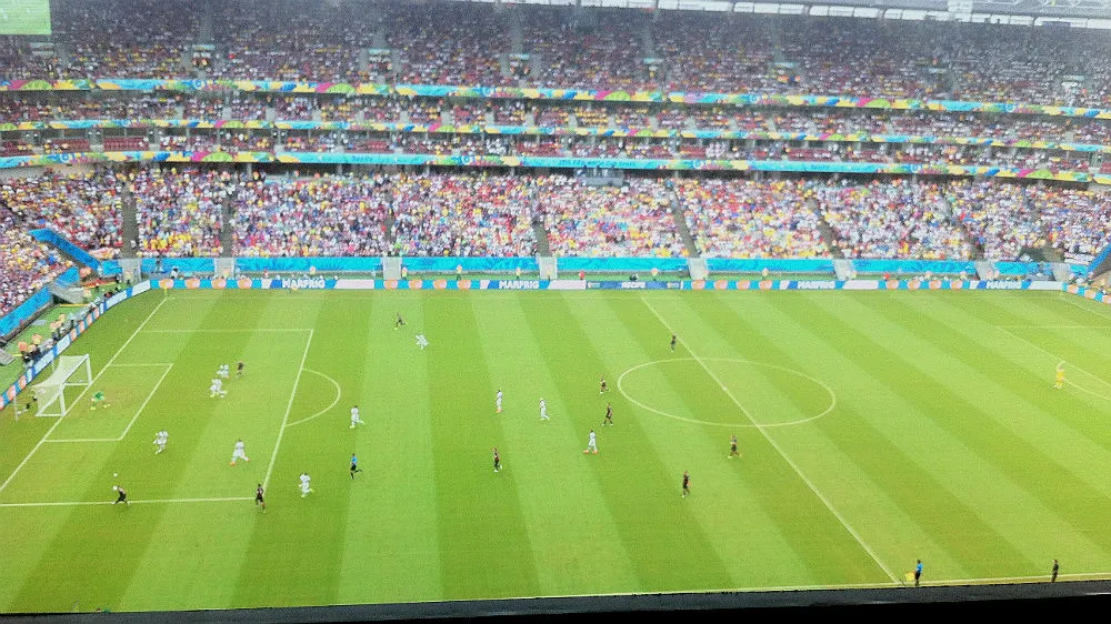 Todos os 20 jogadores de linha no campo de ataque da Alemanha (Bruno Bonsanti/Trivela)