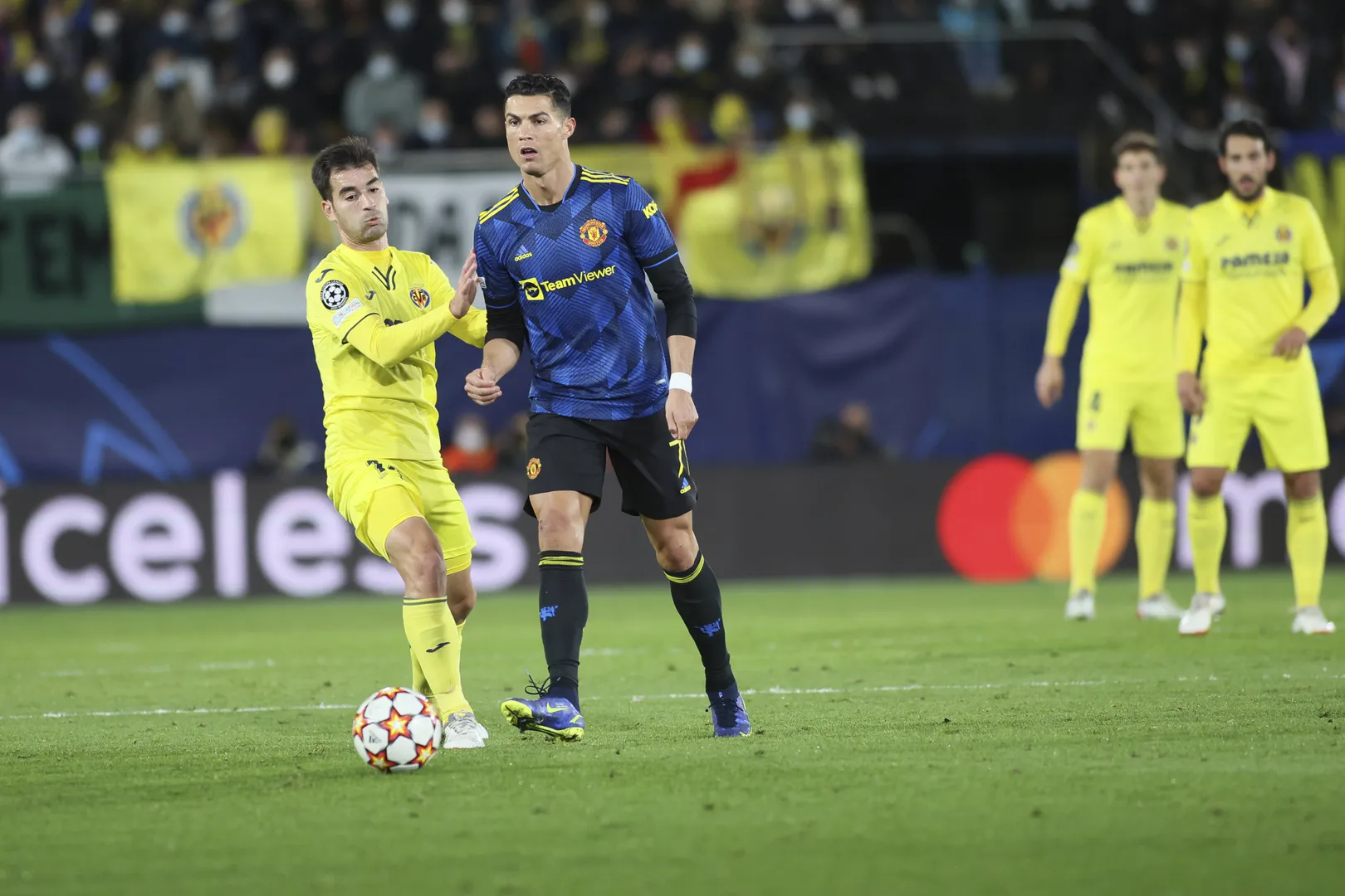Cristiano Ronaldo em a&ccedil;&atilde;o na partida entre Manchester United e Villarreal em 2021