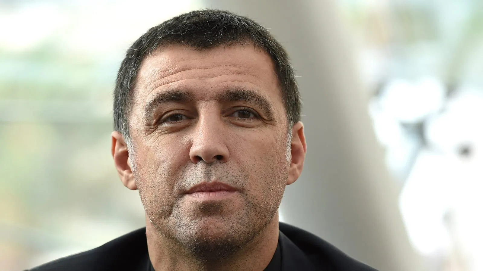 Hakan S&uuml;k&uuml;r reitera oposi&ccedil;&atilde;o ao governo Erdogan depois de sauda&ccedil;&atilde;o militar da sele&ccedil;&atilde;o turca