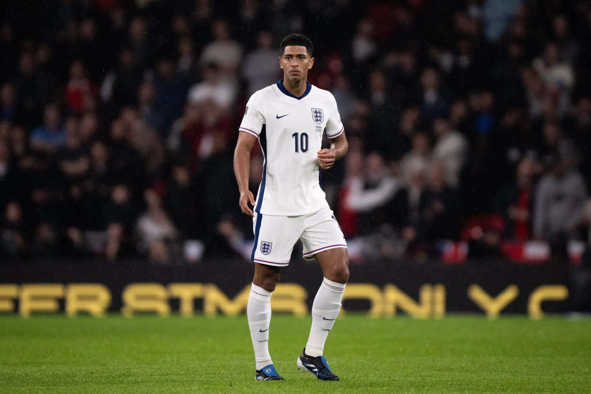 Jude Bellingham em atua&ccedil;&atilde;o pela sele&ccedil;&atilde;o da Inglaterra (Foto: IMAGO / Sebastian Frej)
