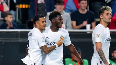 O Valencia supera o Osasuna e enfim volta a respirar fora da zona do rebaixamento &ndash; mas joga o Sevilla no Z-3