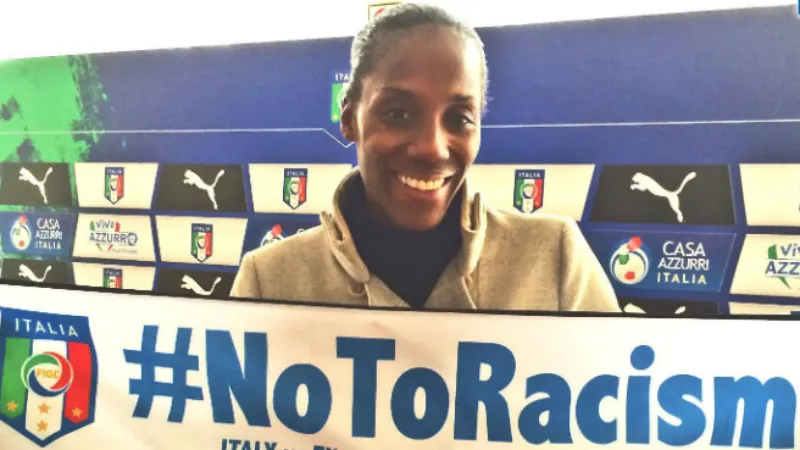 Federa&ccedil;&atilde;o Italiana lan&ccedil;a boa campanha contra o racismo, mas n&atilde;o mira onde deveria