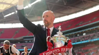 Diretoria do United encontra sa&iacute;da para decidir sobre sa&iacute;da de Erik ten Hag