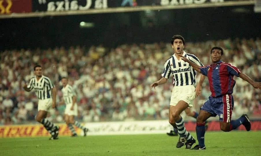 Os 25 anos da estreia fabulosa de Rom&aacute;rio pelo Bar&ccedil;a &ndash; e como isso ajudou a Sele&ccedil;&atilde;o