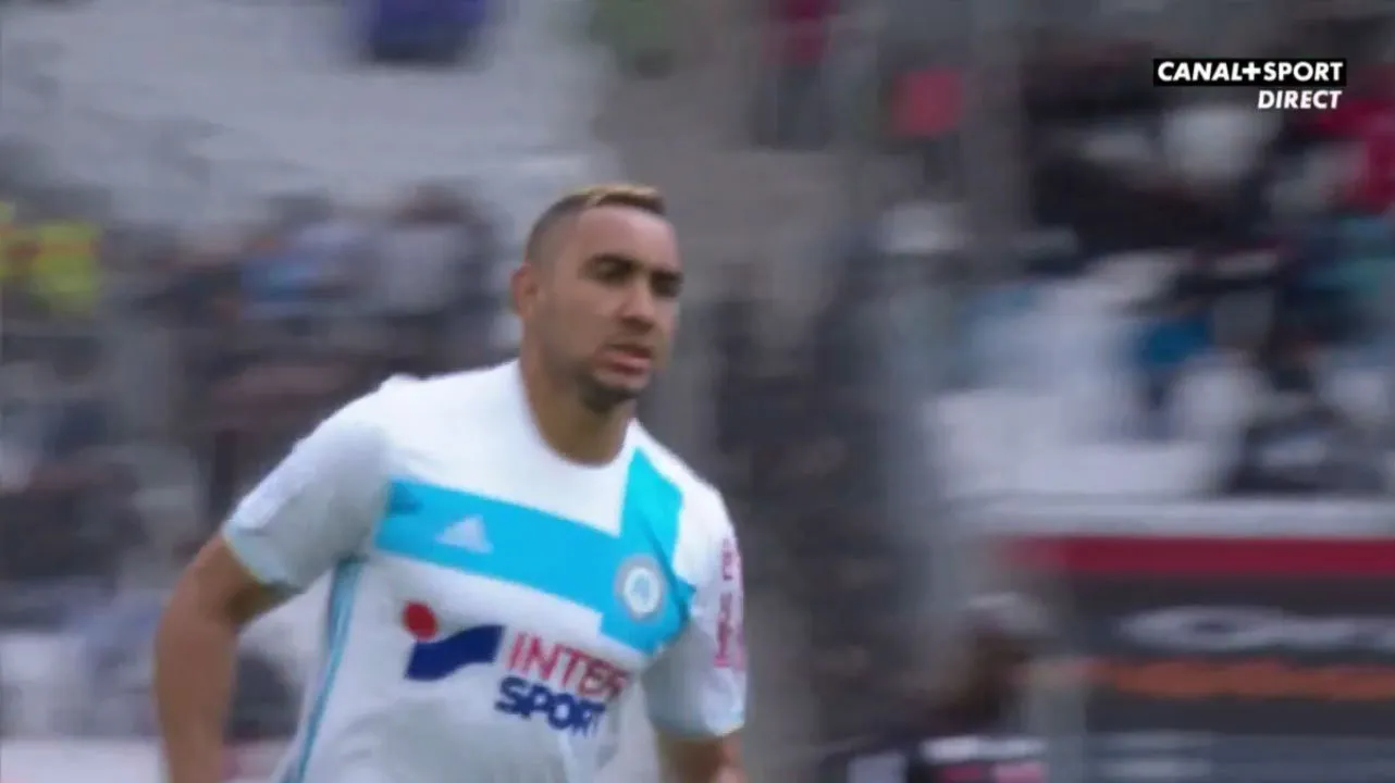 Payet marcou um dos seus gola&ccedil;os de falta, mas o Olympique trope&ccedil;ou